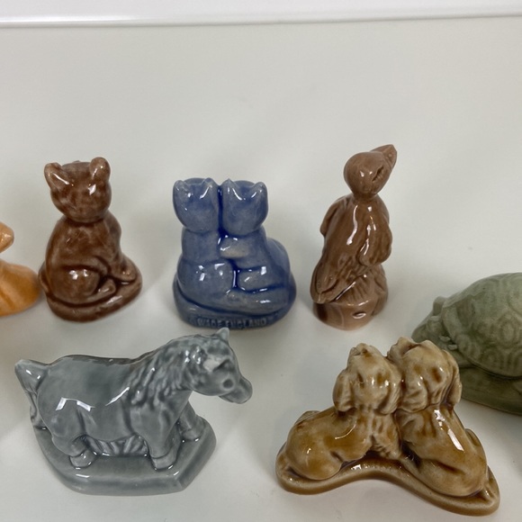 Wade England Red Rose Tea whimsies figurines pet series - Picture 8 of 9